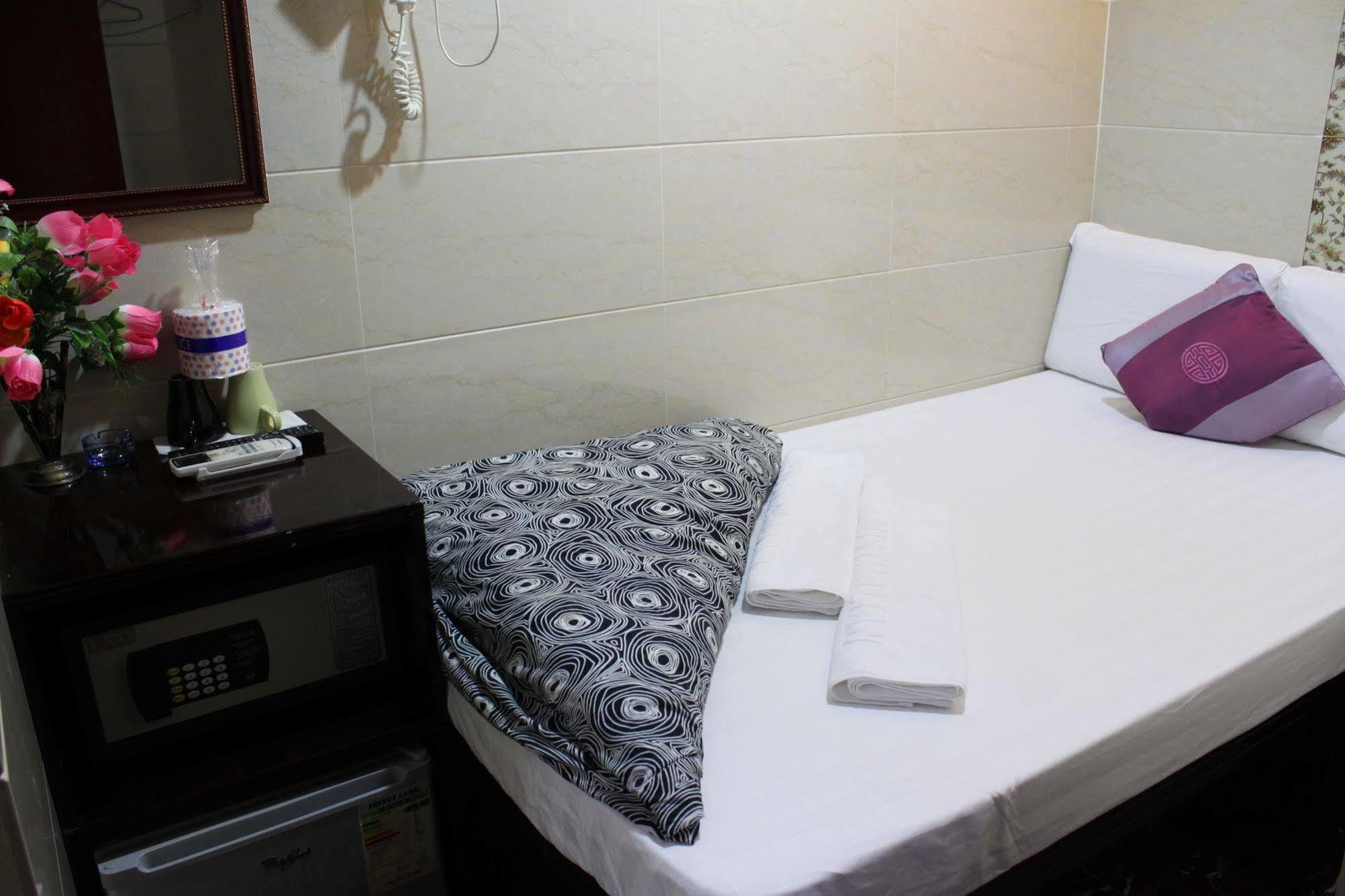 Russian Hostel Hong Kong Exterior photo